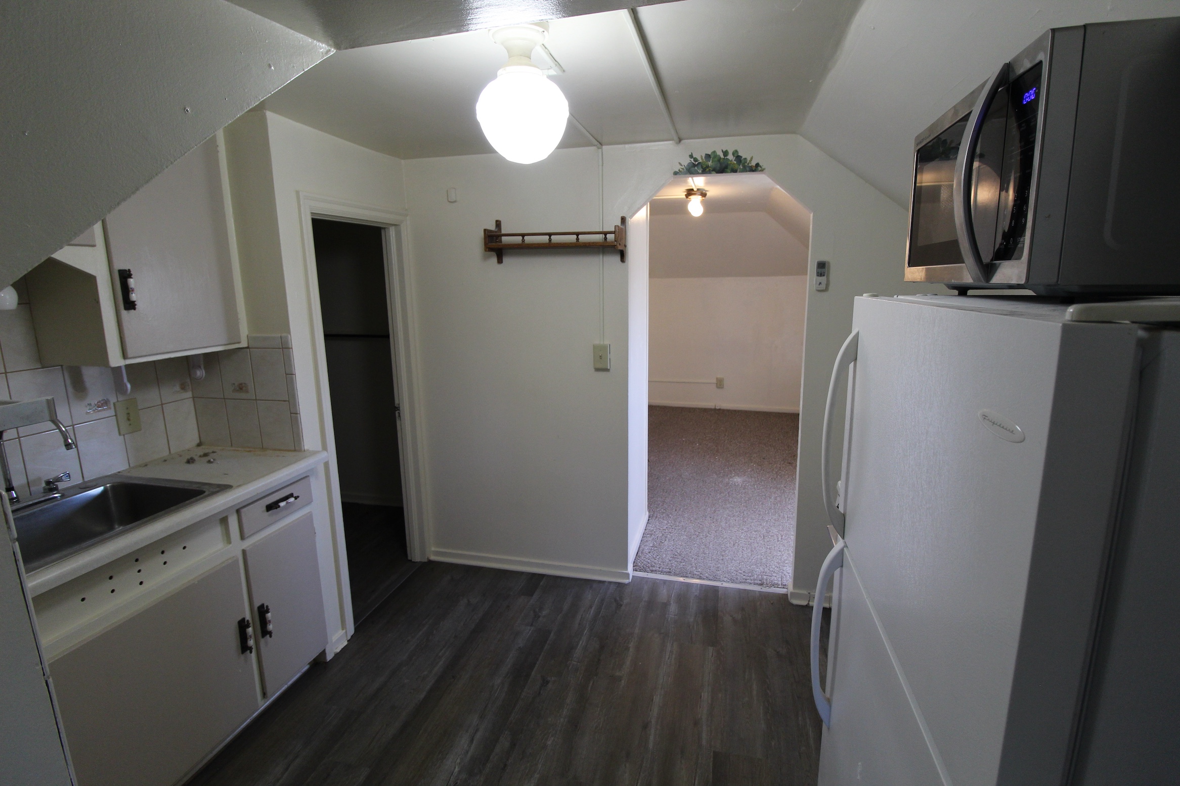 Another photo of the kitchen of Edgington House